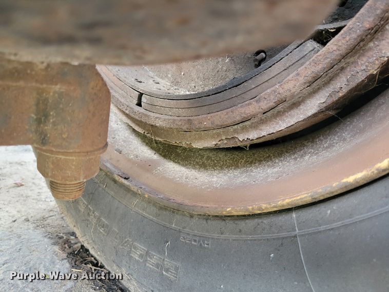 image for item IV9588 2014 Kaufman DT30  lowboy equipment trailer