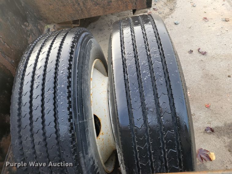 image for item IV9588 2014 Kaufman DT30  lowboy equipment trailer