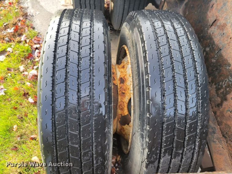 image for item IV9588 2014 Kaufman DT30  lowboy equipment trailer