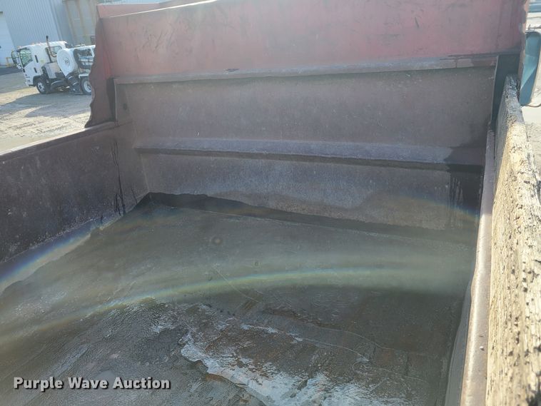 image for item IV9589 1991 GMC TopKick  dump truck