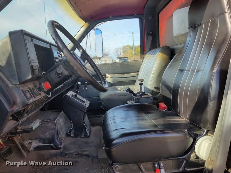 image for item IV9589 1991 GMC TopKick  dump truck