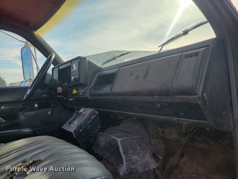 image for item IV9589 1991 GMC TopKick  dump truck