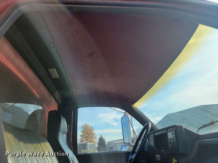 image for item IV9589 1991 GMC TopKick  dump truck