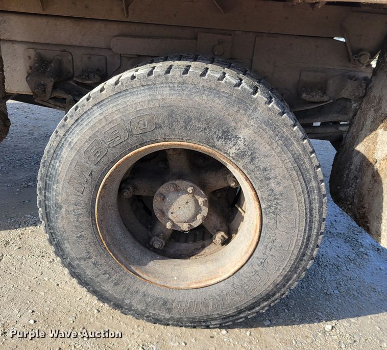 image for item IV9589 1991 GMC TopKick  dump truck