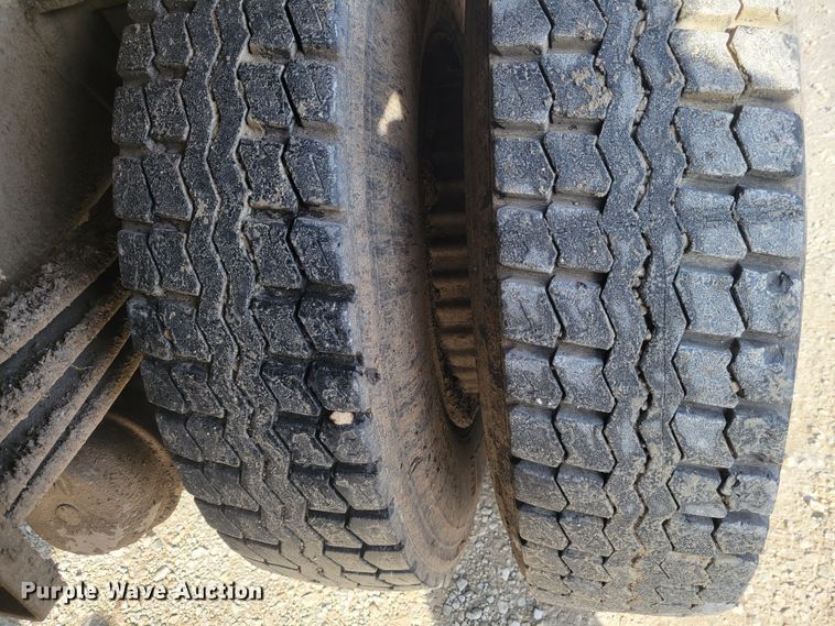 image for item IV9589 1991 GMC TopKick  dump truck