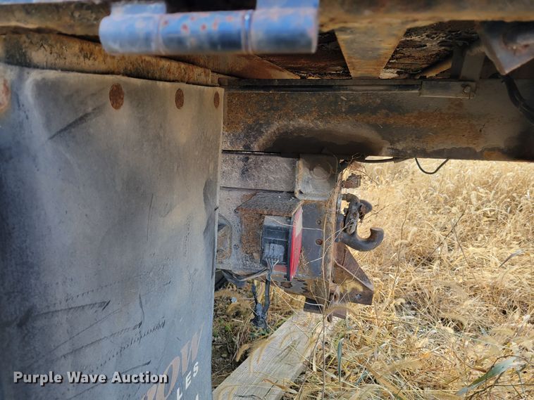 image for item IV9590 2002 International 8100  dump truck