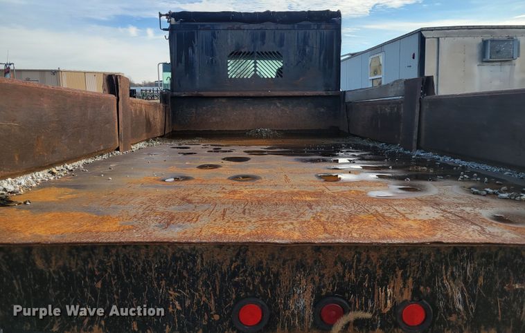 image for item IV9590 2002 International 8100  dump truck