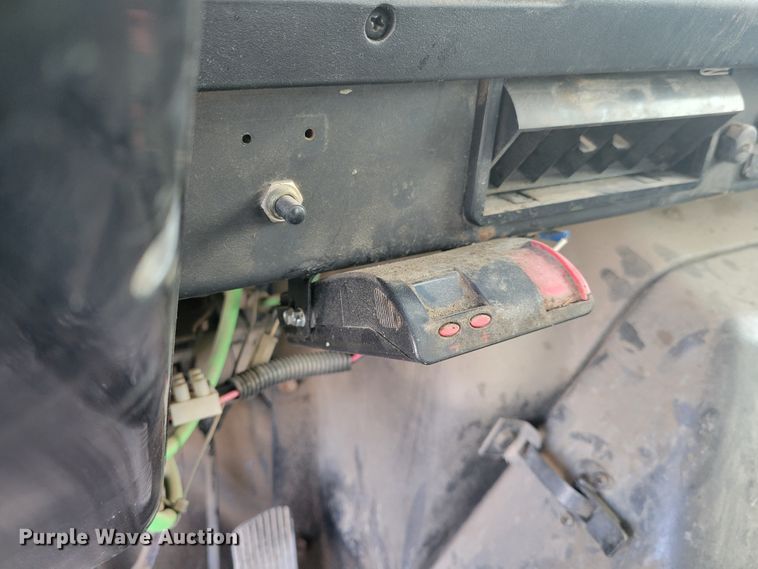 image for item IV9590 2002 International 8100  dump truck