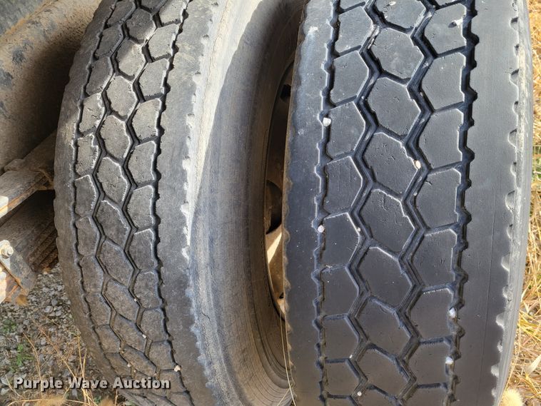 image for item IV9590 2002 International 8100  dump truck