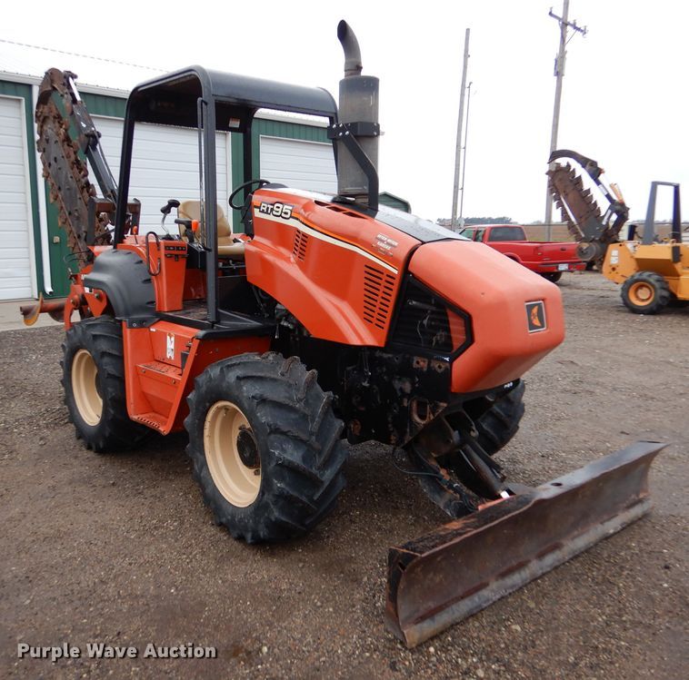 image for item IV9808 2007 Ditch Witch RT95  trencher