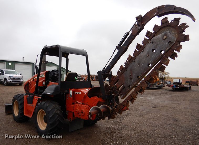 image for item IV9808 2007 Ditch Witch RT95  trencher