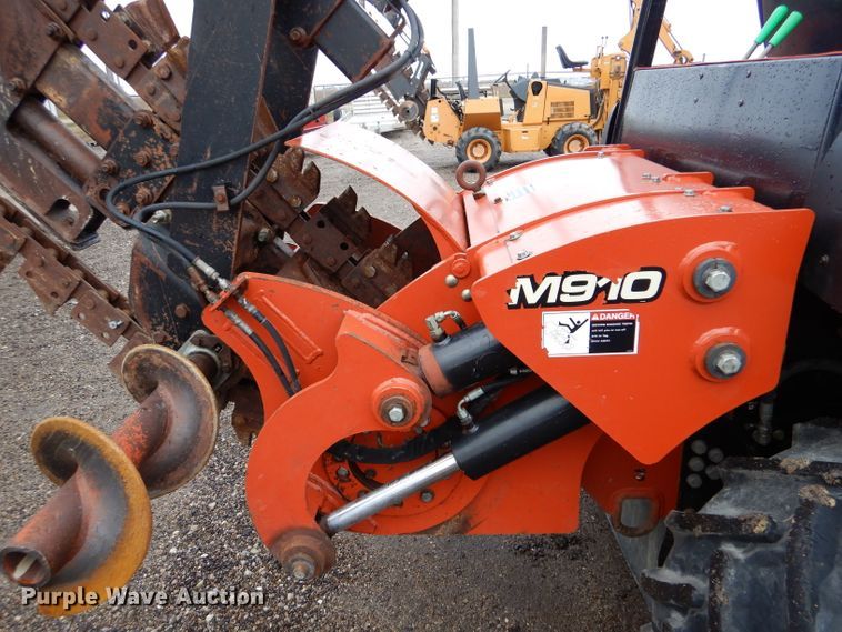 image for item IV9808 2007 Ditch Witch RT95  trencher