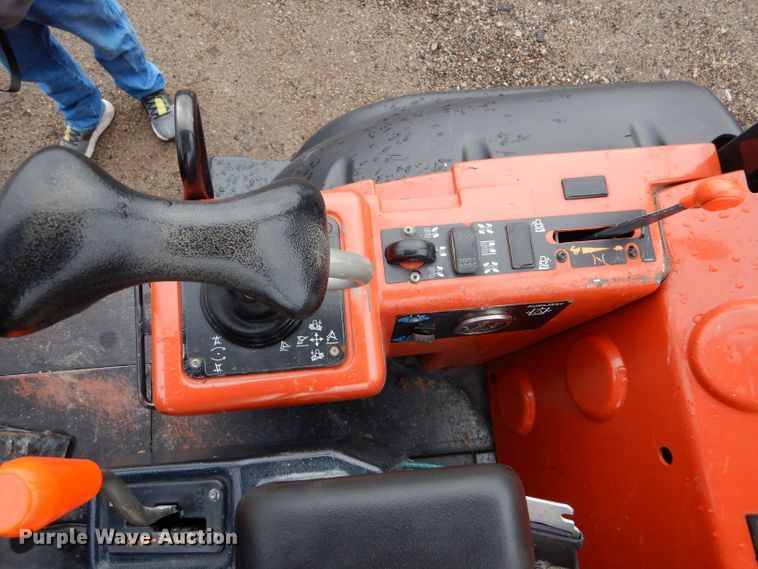 image for item IV9808 2007 Ditch Witch RT95  trencher