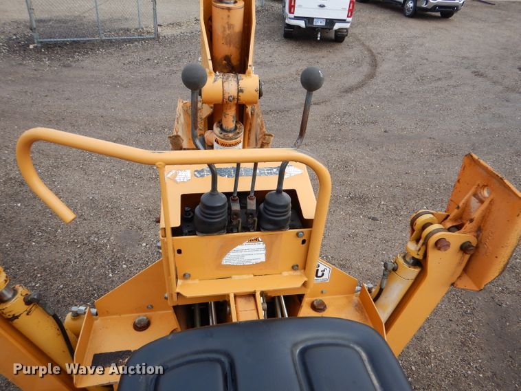 image for item IV9809 2003 Case 660  trencher