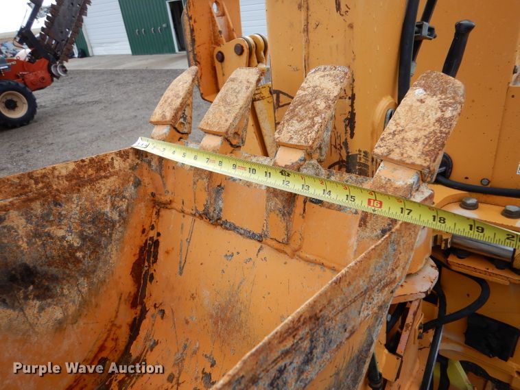 image for item IV9809 2003 Case 660  trencher