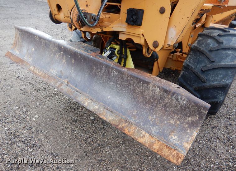 image for item IV9809 2003 Case 660  trencher