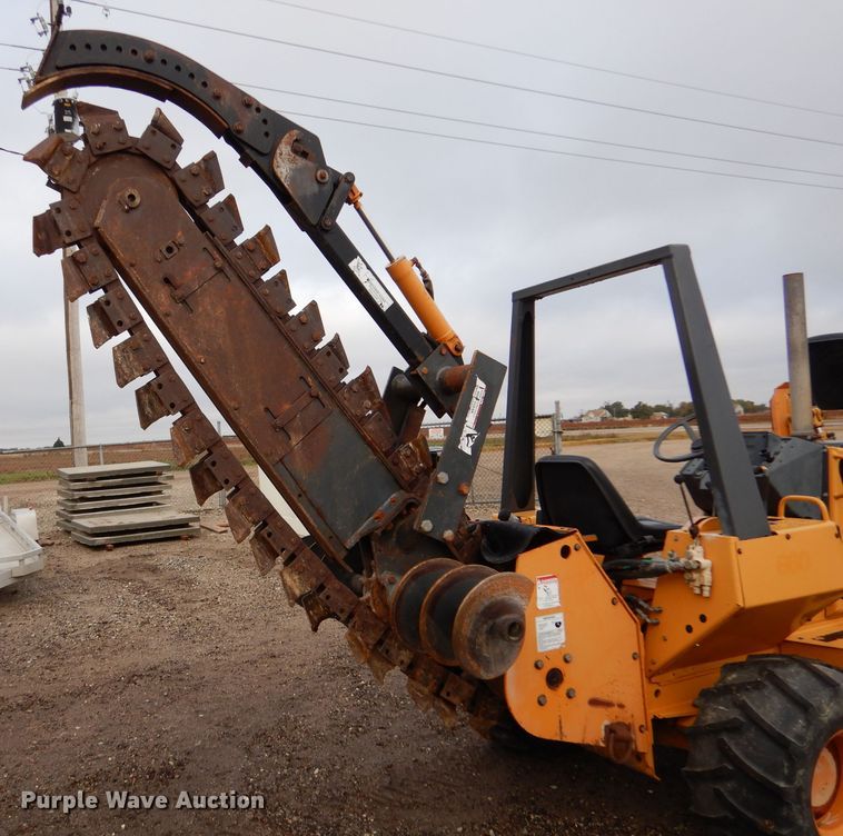 image for item IV9809 2003 Case 660  trencher