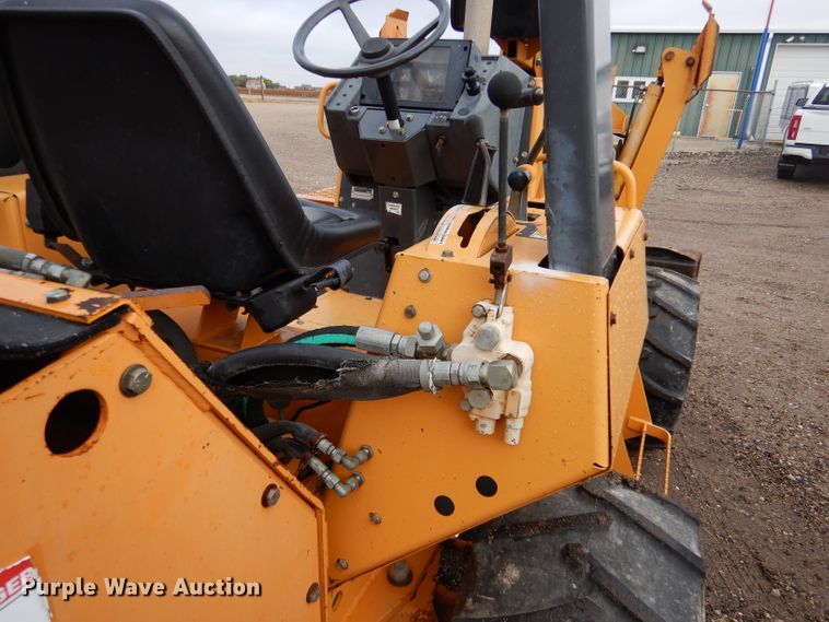 image for item IV9809 2003 Case 660  trencher