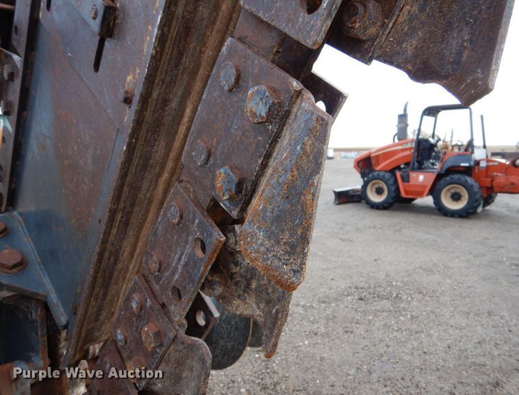 image for item IV9809 2003 Case 660  trencher