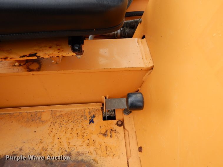 image for item IV9809 2003 Case 660  trencher