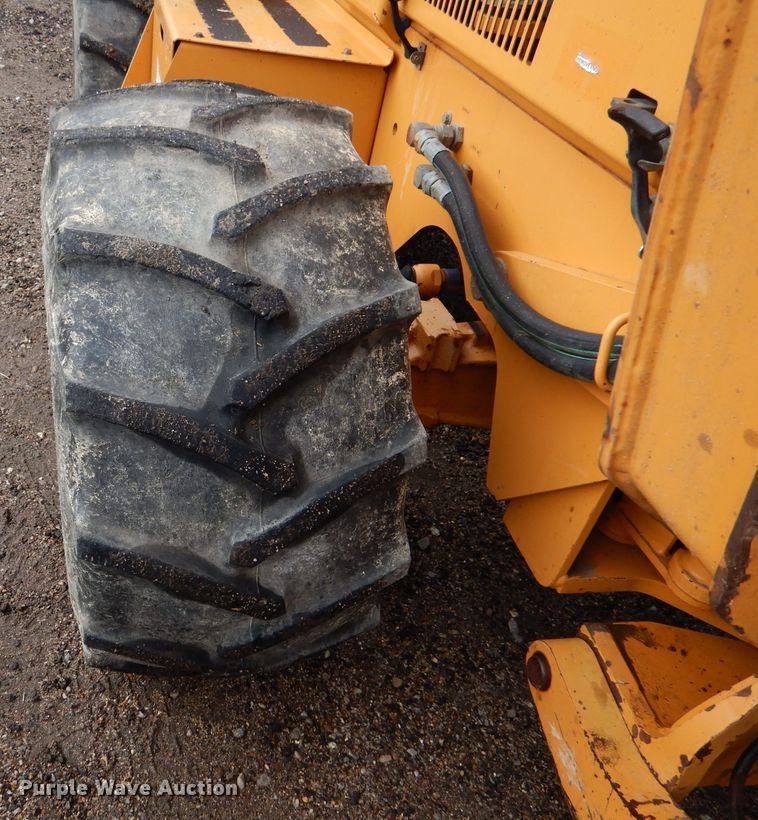 image for item IV9809 2003 Case 660  trencher