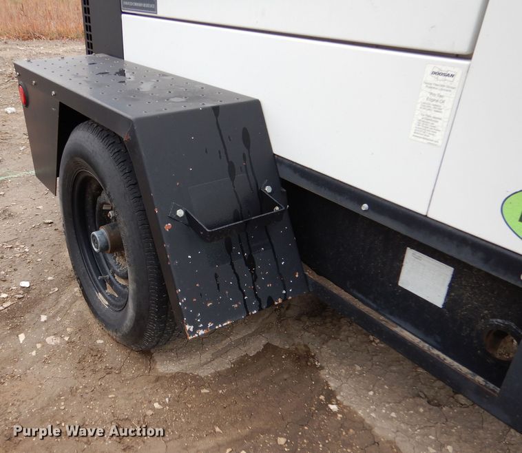 image for item IV9812 2012 Doosan G40  generator