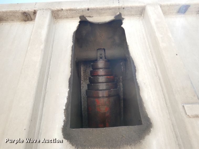 image for item JA9008 1977  end dump trailer