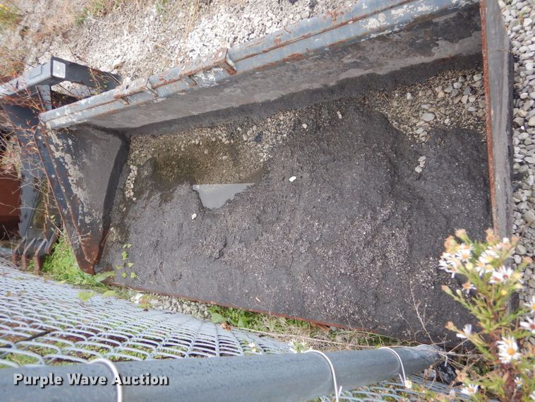 image for item JF9938 Hi-Cap  86" W bucket