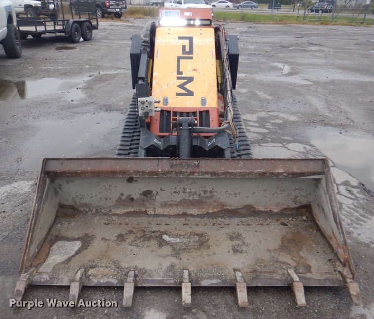 image for item JF9940 2017 Ditch Witch SK1550  compact utility loader