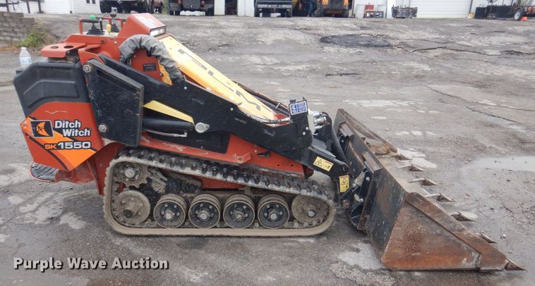 image for item JF9940 2017 Ditch Witch SK1550  compact utility loader