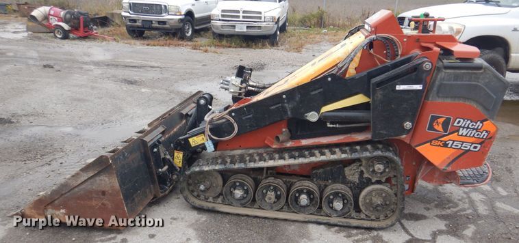image for item JF9940 2017 Ditch Witch SK1550  compact utility loader