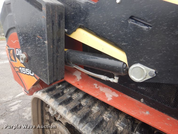 image for item JF9940 2017 Ditch Witch SK1550  compact utility loader