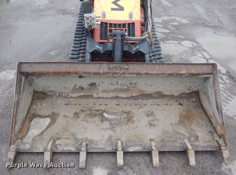 image for item JF9940 2017 Ditch Witch SK1550  compact utility loader