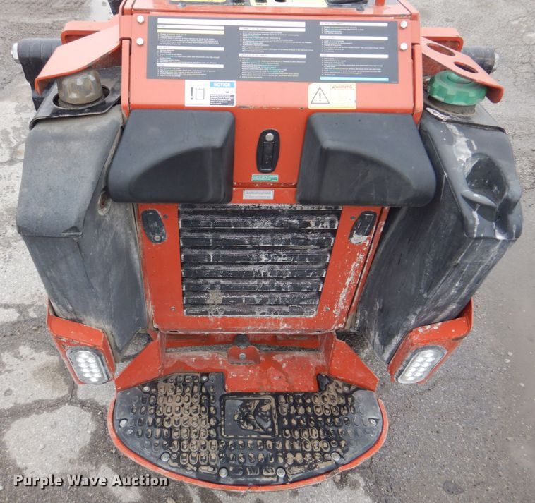 image for item JF9940 2017 Ditch Witch SK1550  compact utility loader