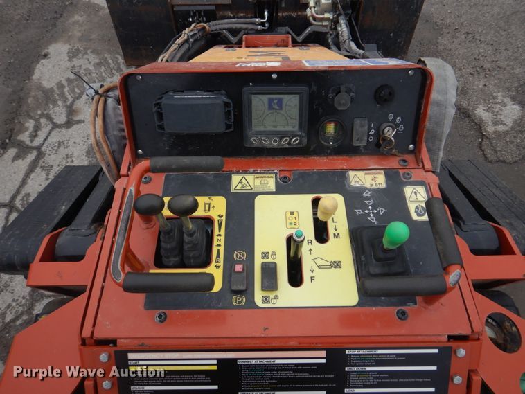 image for item JF9940 2017 Ditch Witch SK1550  compact utility loader