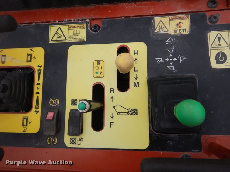 image for item JF9940 2017 Ditch Witch SK1550  compact utility loader