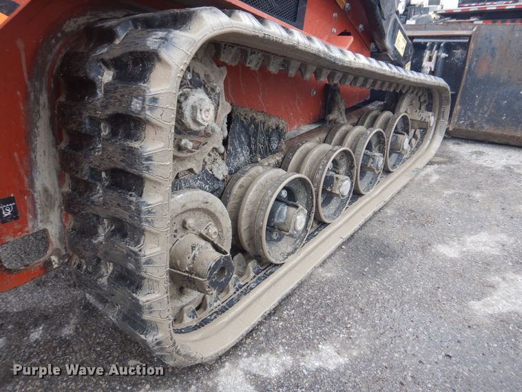 image for item JF9940 2017 Ditch Witch SK1550  compact utility loader