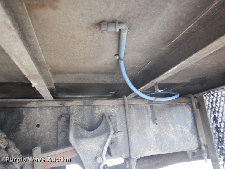 image for item JF9943 2003 International 4300  oil distributor truck