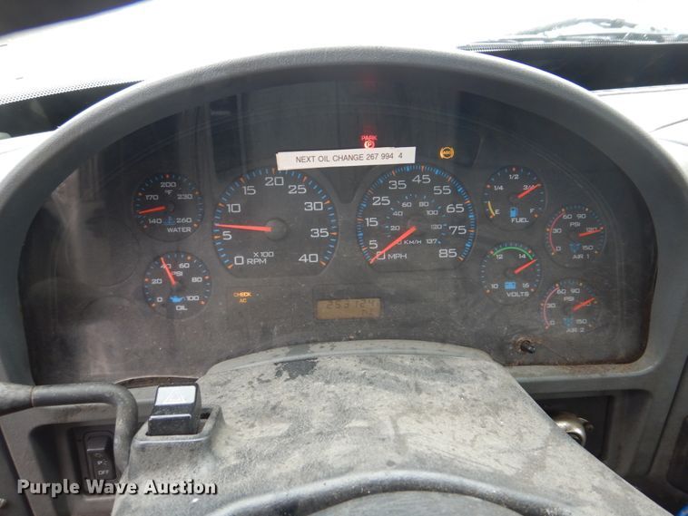 image for item JF9943 2003 International 4300  oil distributor truck