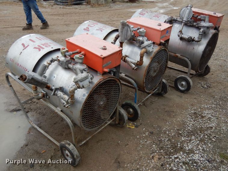 image for item JI9345 (3) Sundog Sun-1400 heaters