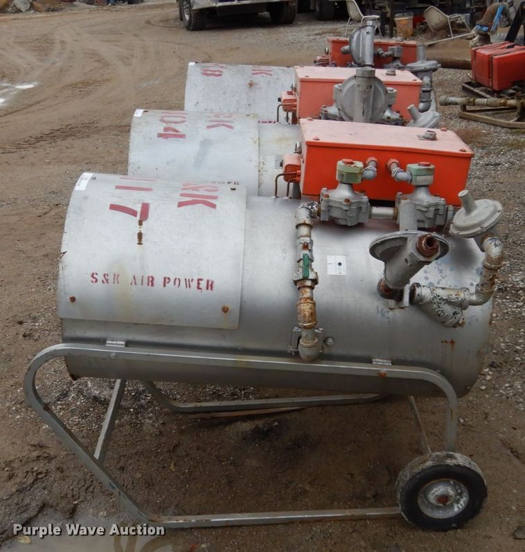 image for item JI9345 (3) Sundog Sun-1400 heaters