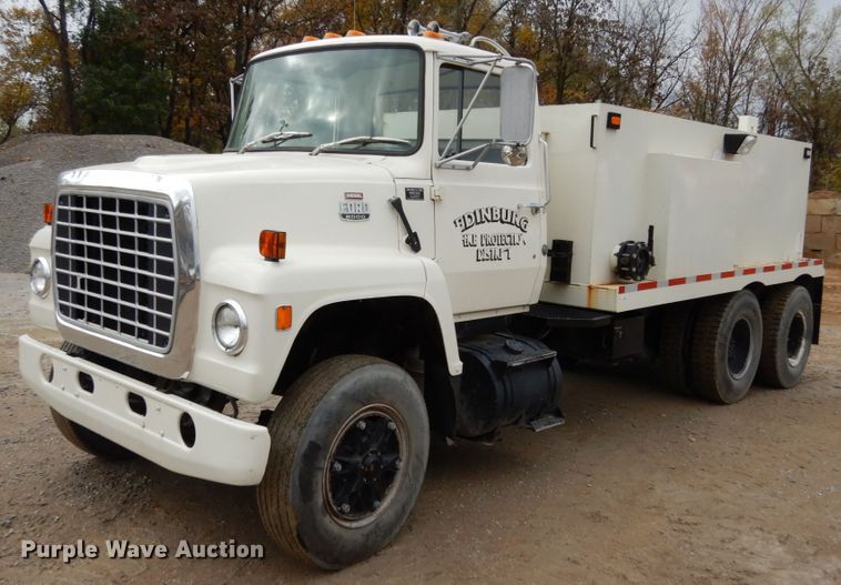 image for item JI9347 1980 Ford 8000  tank truck