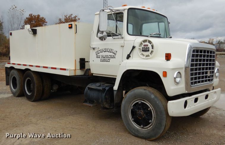 image for item JI9347 1980 Ford 8000  tank truck
