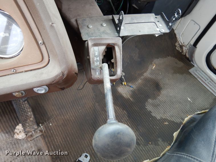 image for item JI9347 1980 Ford 8000  tank truck