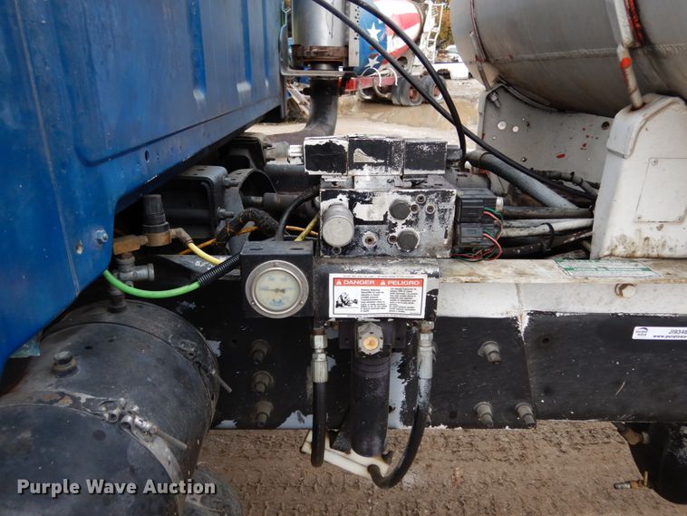 image for item JI9348 1999 Sterling LT9511  ready mix truck