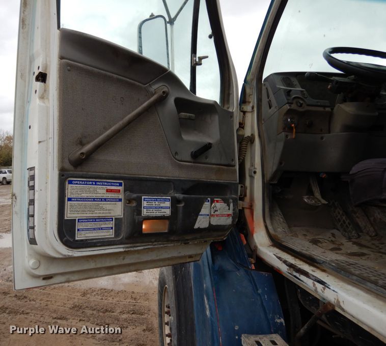 image for item JI9348 1999 Sterling LT9511  ready mix truck