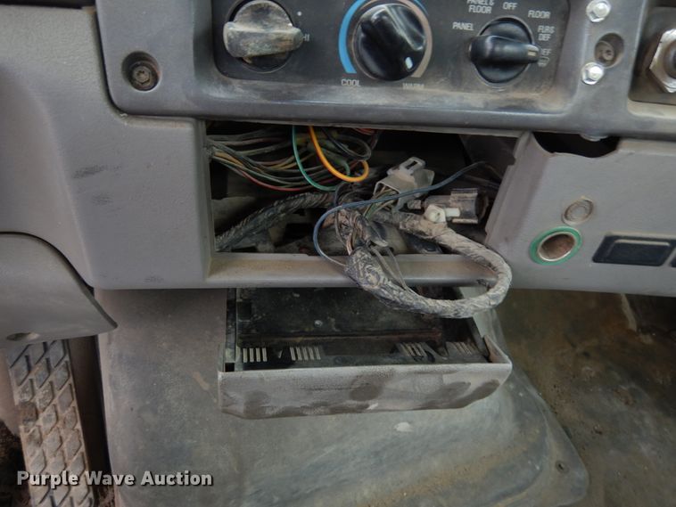 image for item JI9348 1999 Sterling LT9511  ready mix truck