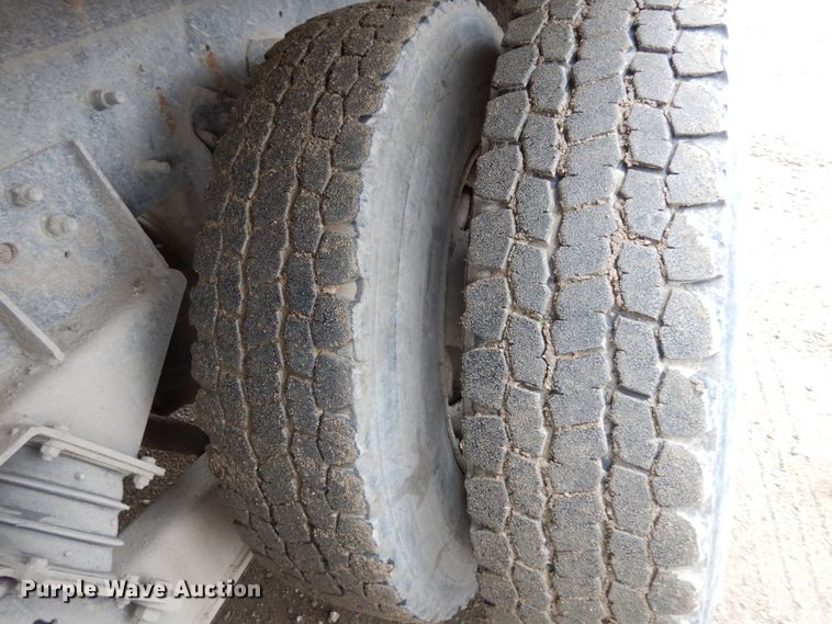 image for item JI9348 1999 Sterling LT9511  ready mix truck