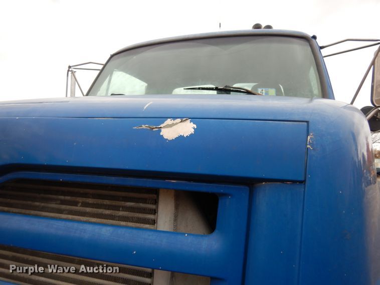 image for item JI9349 1999 Sterling LT9511  ready mix truck