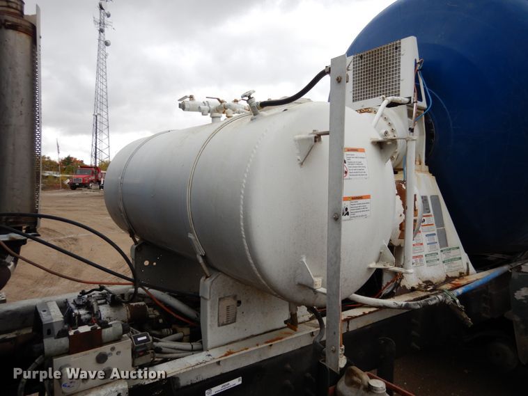 image for item JI9349 1999 Sterling LT9511  ready mix truck